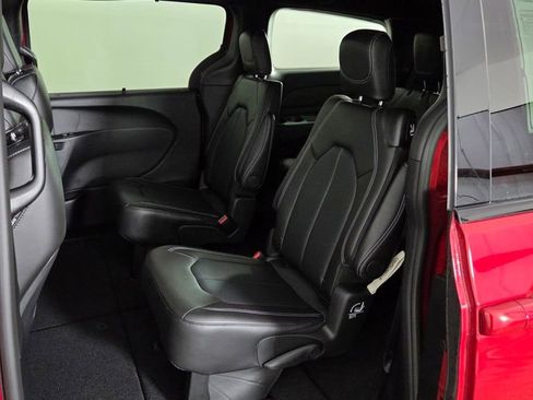 New 2026 Chrysler Pacifica Select image 27