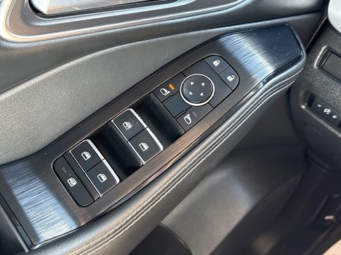 Used 2021 Nissan Rogue SL w/ Premium Package image 18