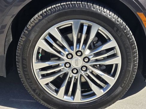 Used 2017 Cadillac XT5 Premium Luxury image 16