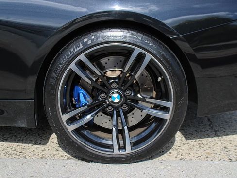 Used 2015 BMW M4 Convertible image 19