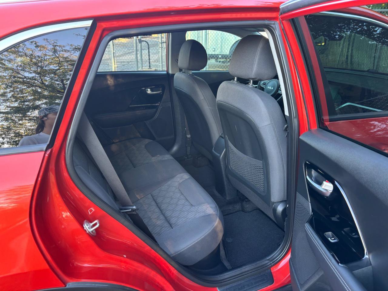 Used 2022 Kia Niro LXS FWD image 22