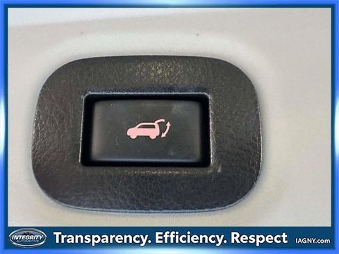 Used 2018 Nissan Rogue SV w/ Sun & Sound Touring Package image 14