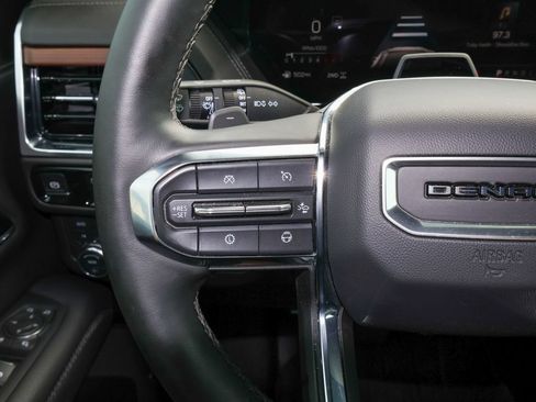 Used 2025 GMC Yukon XL Denali w/ Denali Reserve Package AWD/4WD image 30