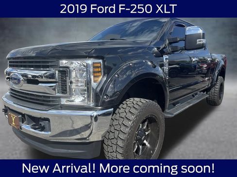 Used 2019 Ford F250 XLT image 2