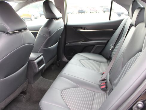 Used 2024 Toyota Camry SE image 34