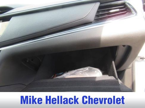 Used 2025 Cadillac XT5 Premium Luxury image 17