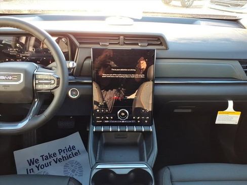 New 2026 GMC Terrain AT4 w/ Convenience Package III image 13