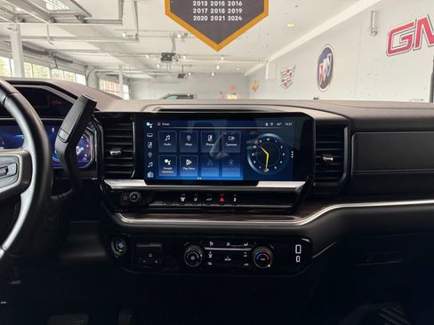 Certified 2024 Chevrolet Silverado 2500 LT image 18