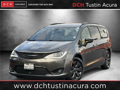 Used 2020 Chrysler Pacifica Limited w/ Advanced Safetytec Group