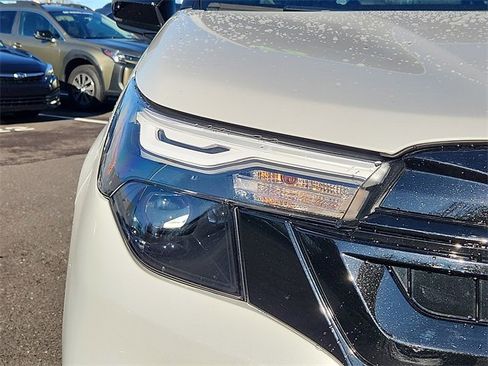 Used 2025 Subaru Forester Sport image 9