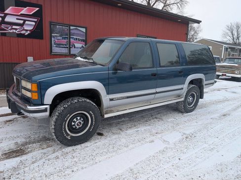 Used 1994 GMC Suburban 2500 image 2