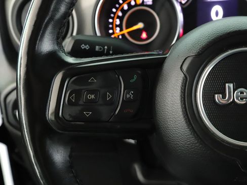 Used 2022 Jeep Gladiator Sport image 8