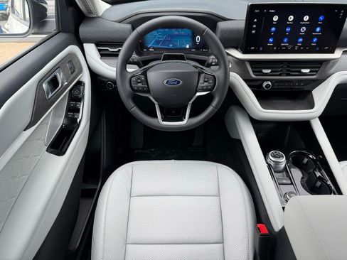New 2026 Ford Explorer Platinum w/ LUX Leather Package image 32