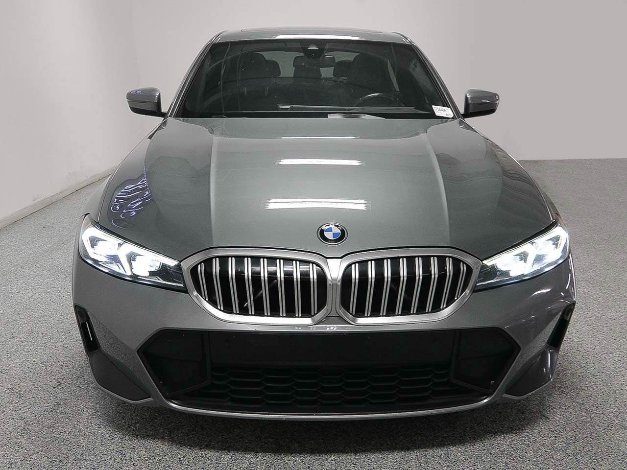Used 2023 BMW 330i Sedan w/ M Sport Package RWD image 2