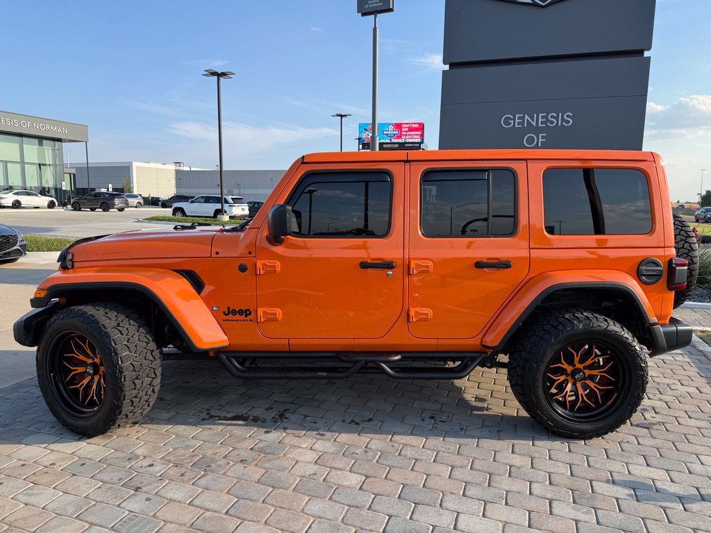 Used 2025 Jeep Wrangler Unlimited Sahara AWD/4WD image 2
