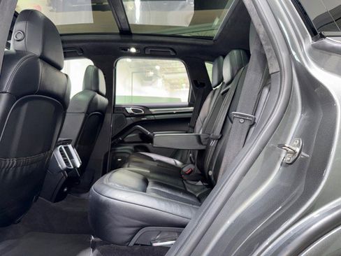 Used 2017 Porsche Cayenne GTS w/ Premium Package image 12