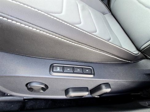 New 2026 Volkswagen Jetta SEL image 7