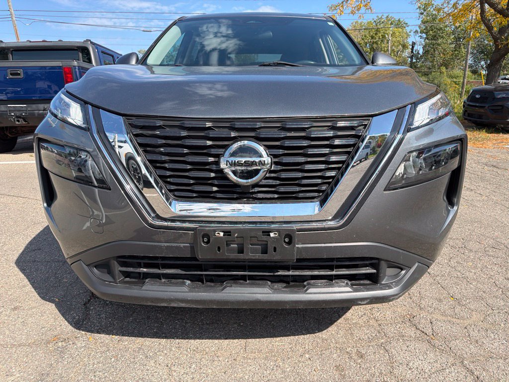 Used 2021 Nissan Rogue S FWD image 2