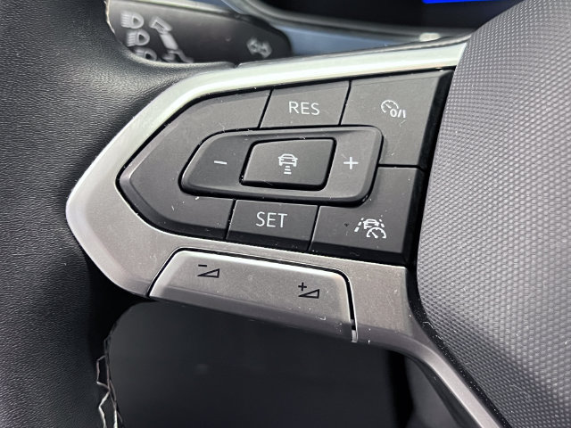 Certified 2023 Volkswagen Taos SE FWD image 20