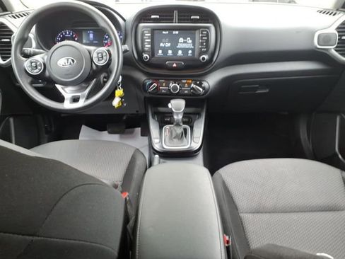Used 2020 Kia Soul LX FWD image 13