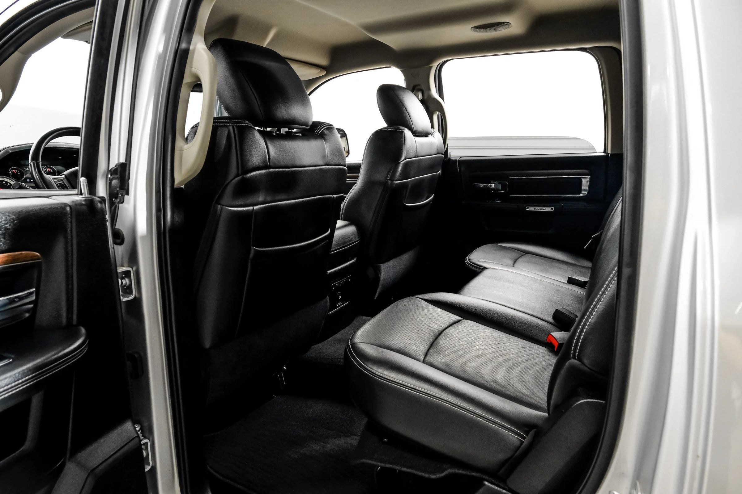 Used 2015 RAM 1500 Laramie w/ Convenience Group AWD/4WD image 52