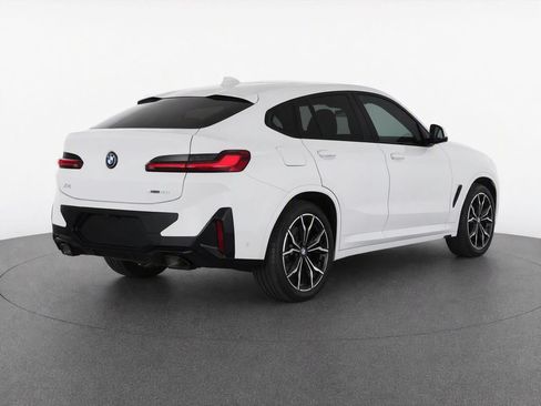 Used 2024 BMW X4 xDrive30i w/ Premium Package AWD/4WD image 3