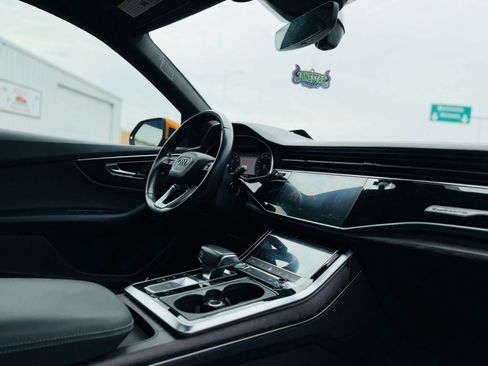 Used 2019 Audi Q8 Premium Plus w/ Premium Plus image 15