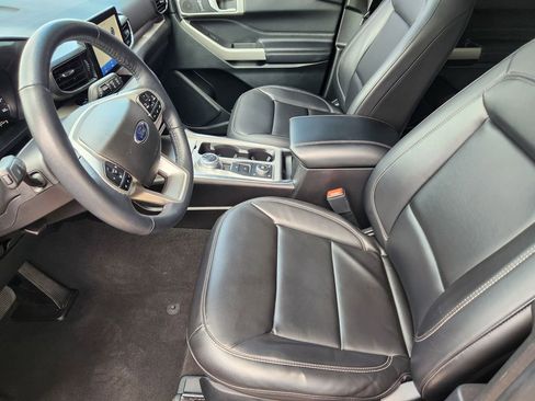 Used 2023 Ford Explorer XLT w/ Equipment Group 202A AWD/4WD image 13