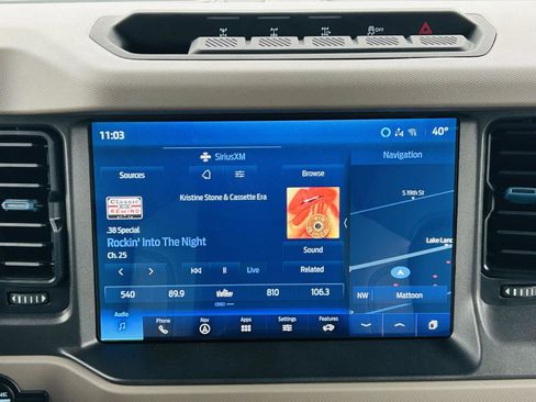 Used 2024 Ford Bronco Wildtrak image 22