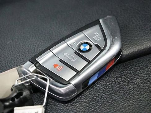 Used 2020 BMW X6 M50i w/ Executive Package AWD/4WD image 40