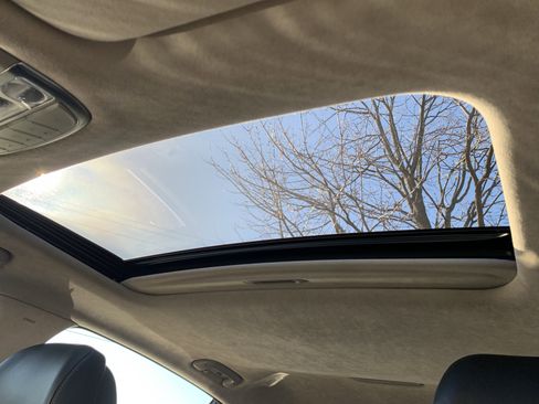 Used 2018 Genesis G90 3.3T Premium image 28