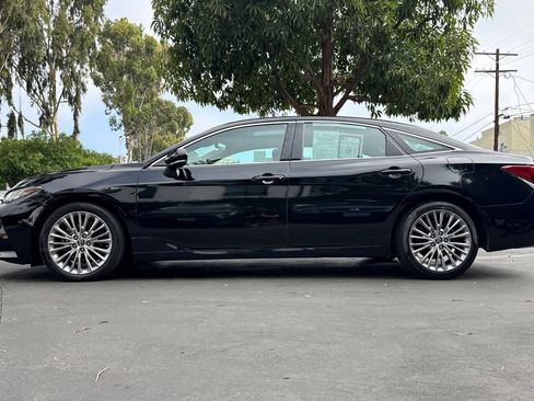 Used 2019 Toyota Avalon Limited w/ Advanced Safety Package FWD image 7