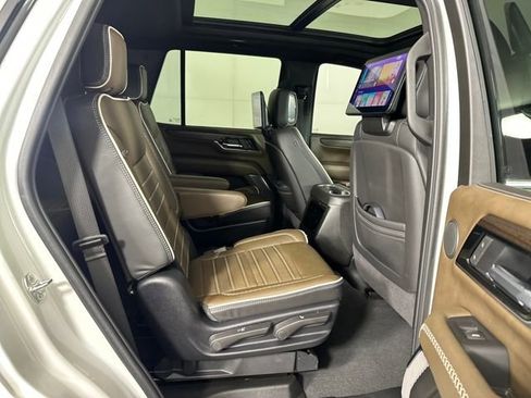 Used 2025 GMC Yukon Denali Ultimate w/ LPO, Floor Liner Package image 27