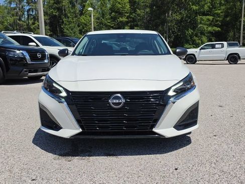 Certified 2024 Nissan Altima 2.5 SV FWD image 3