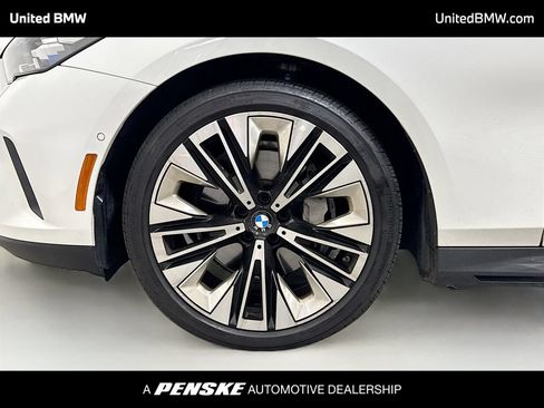 Used 2026 BMW 540i xDrive AWD/4WD image 2