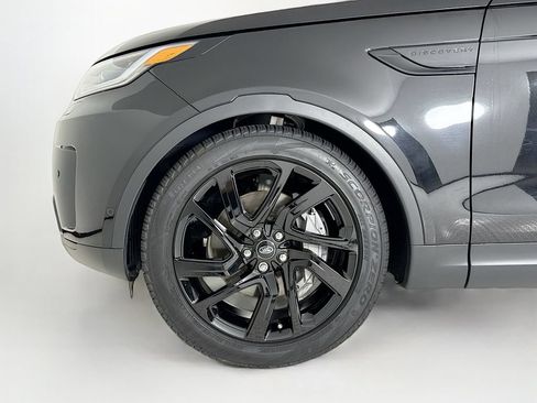 Used 2024 Land Rover Discovery S AWD/4WD image 25