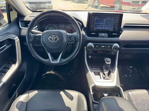 Used 2021 Toyota RAV4 XLE Premium w/ Carpet Mat Package (TMS) FWD image 12