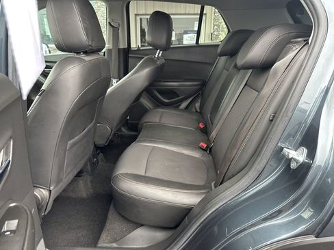 Used 2022 Chevrolet Trax LT AWD/4WD image 13