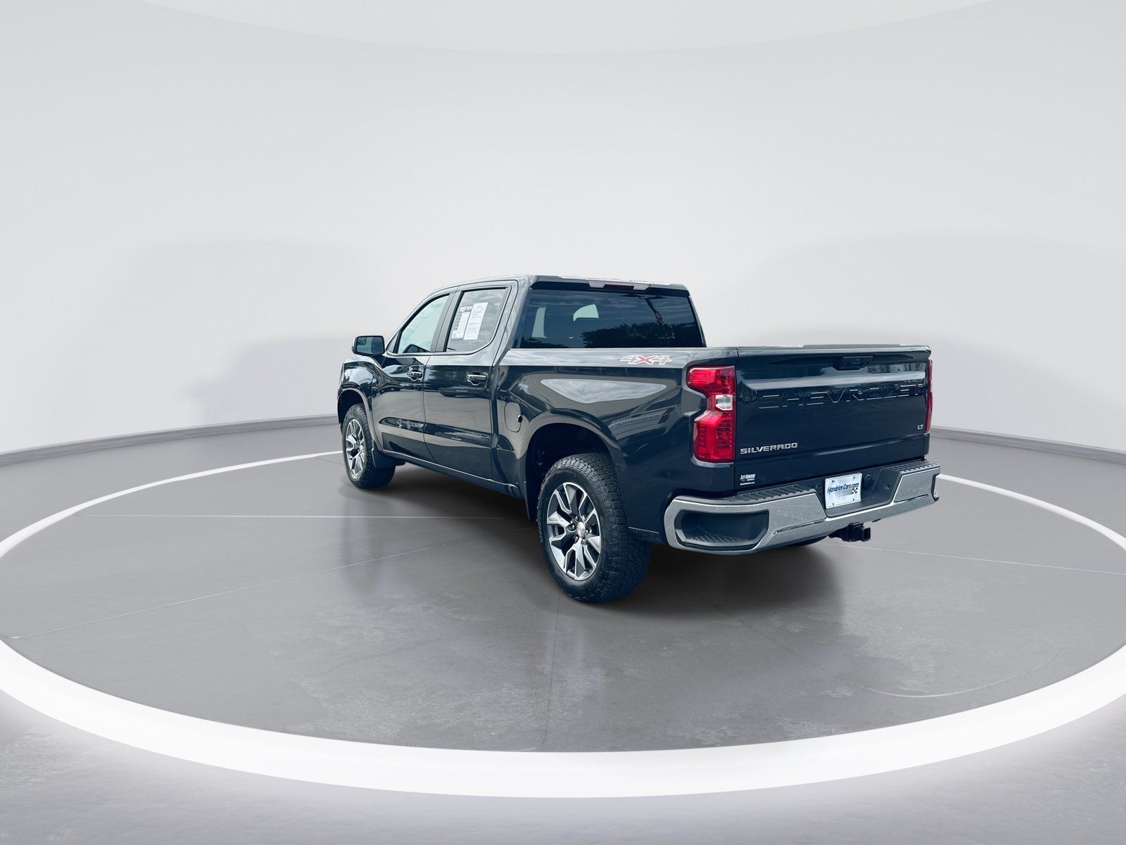 Used 2024 Chevrolet Silverado 1500 LT AWD/4WD image 7