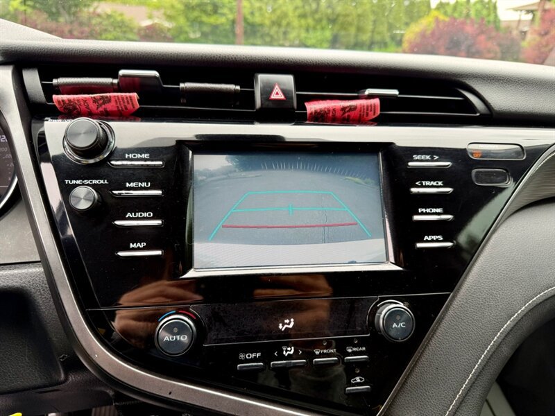 Used 2019 Toyota Camry SE FWD image 11