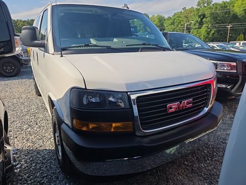 Used 2024 GMC Savana 2500 w/ Driver Convenience Package RWD image 2