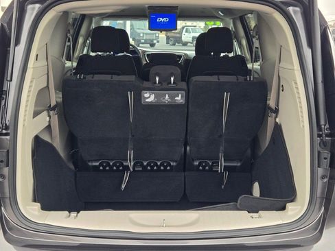 Used 2018 Chrysler Pacifica Touring Plus w/ Tire & Wheel Group image 13