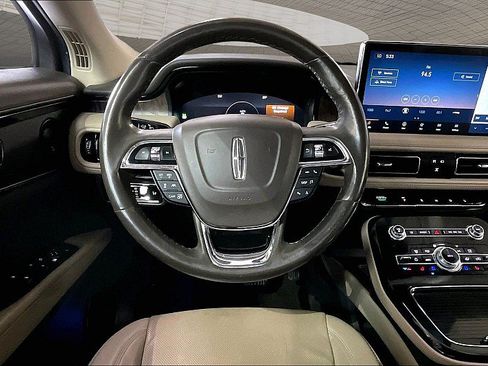 Used 2022 Lincoln Nautilus Reserve AWD/4WD image 4