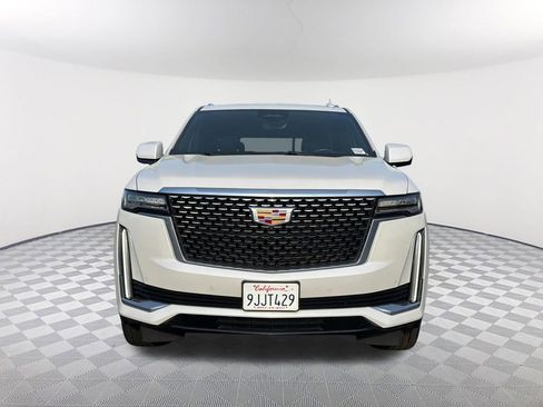 Used 2023 Cadillac Escalade Premium Luxury image 2