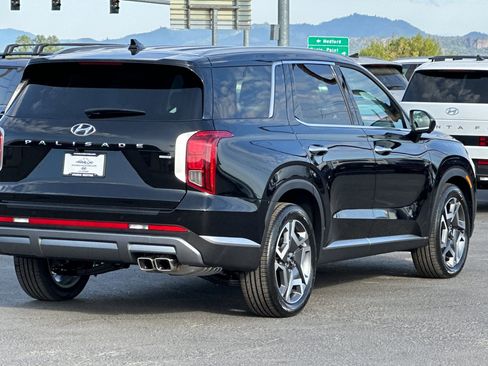 New 2025 Hyundai Palisade SEL image 4