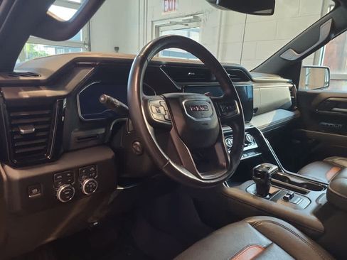 Used 2022 GMC Sierra 1500 AT4 w/ AT4 Preferred Package AWD/4WD image 11