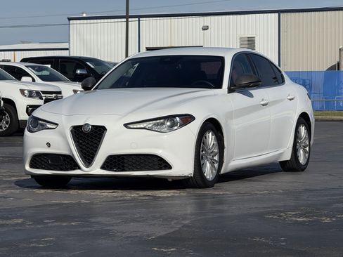Used 2020 Alfa Romeo Giulia image 5