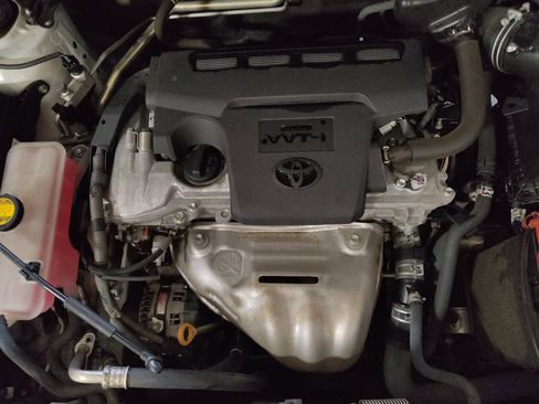 Used 2018 Toyota RAV4 XLE FWD image 30