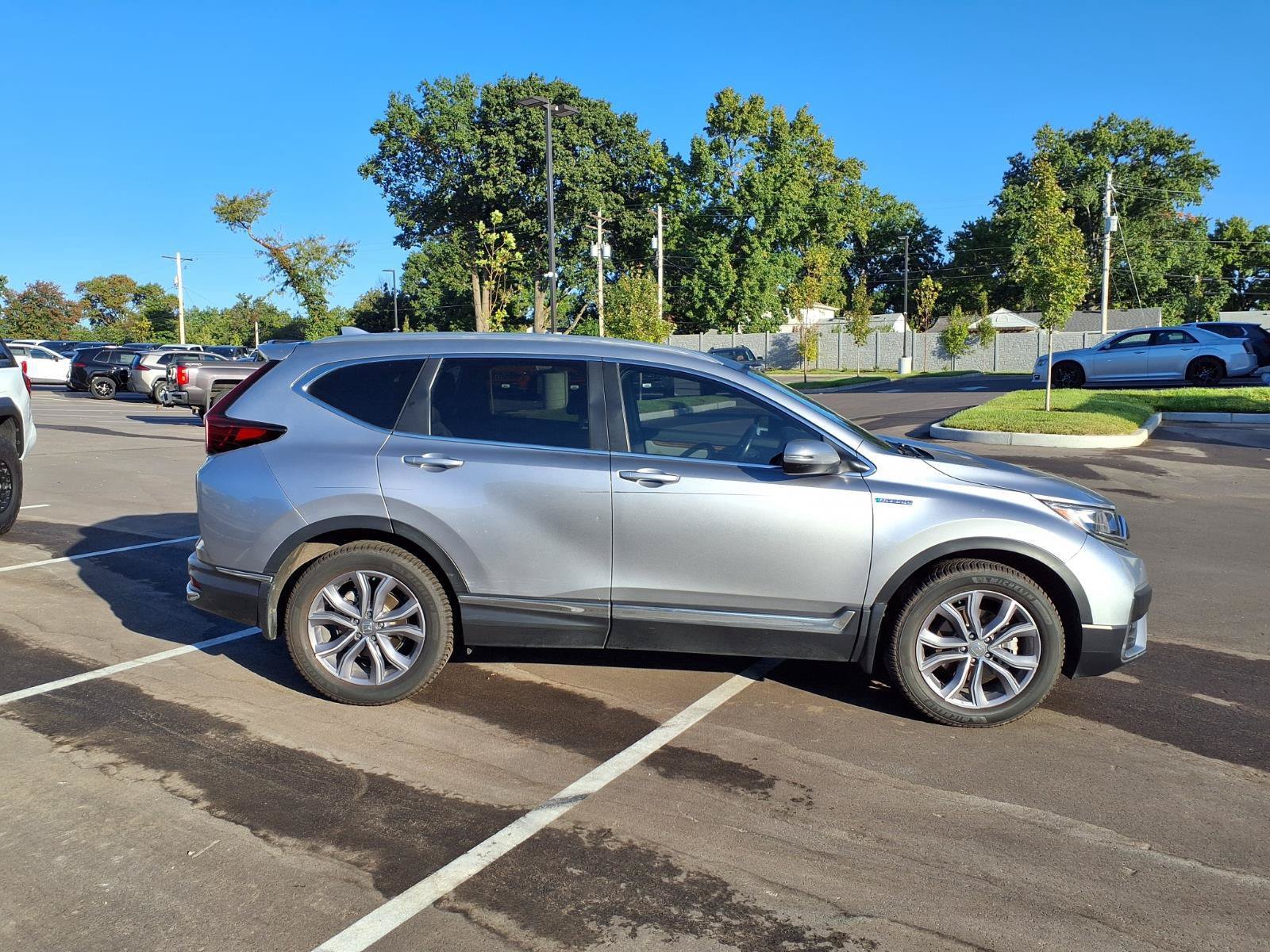 Used 2020 Honda CR-V Touring image 2