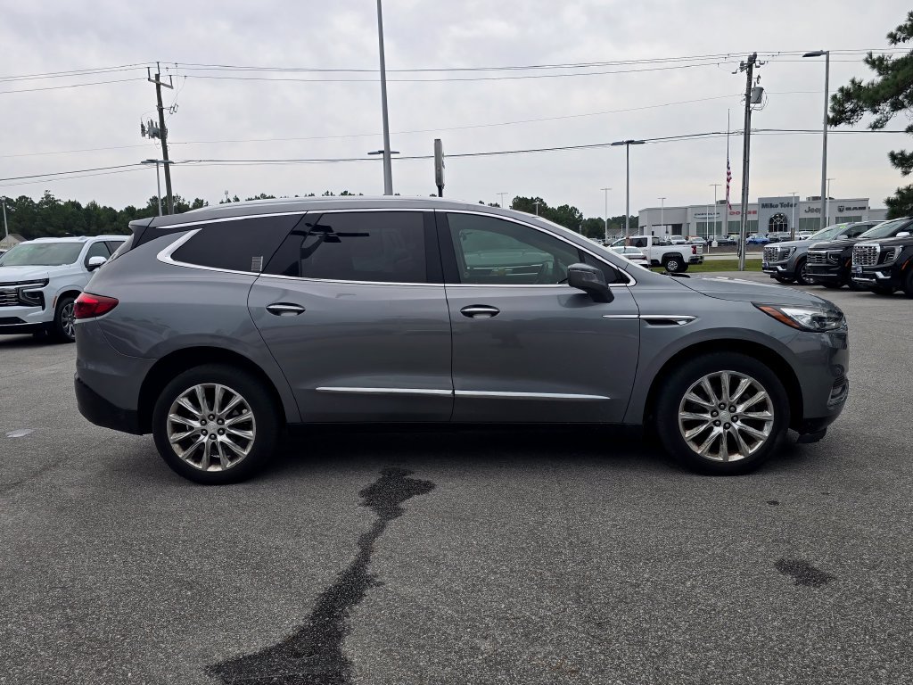 Used 2018 Buick Enclave Premium w/ Experience Buick Package AWD/4WD image 2